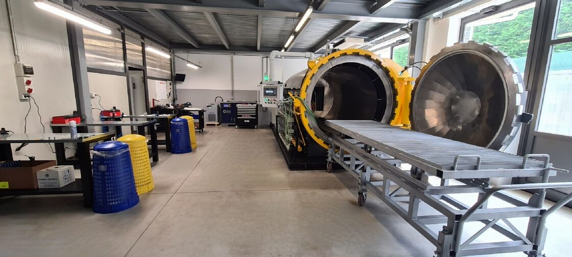 Composite Autoclave for Aerospace with Precise Temperature Control and High-Pressure Vessel for Consistent Curing